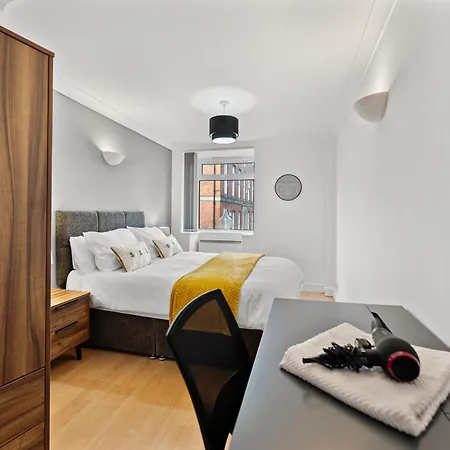 Modern 2-bedroom Flat In - Parking *