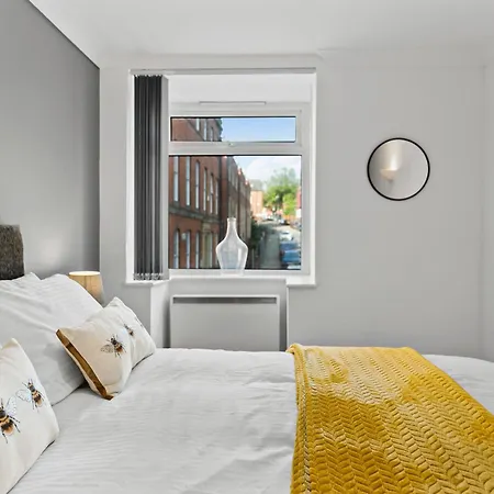 Modern 2-bedroom Flat In - Parking