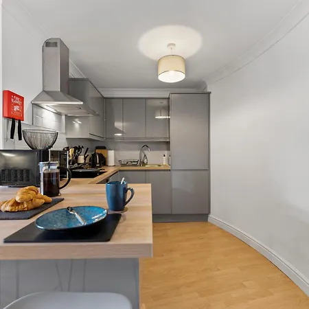 Modern 2-bedroom Flat In - Parking Leeds (West Yorkshire)