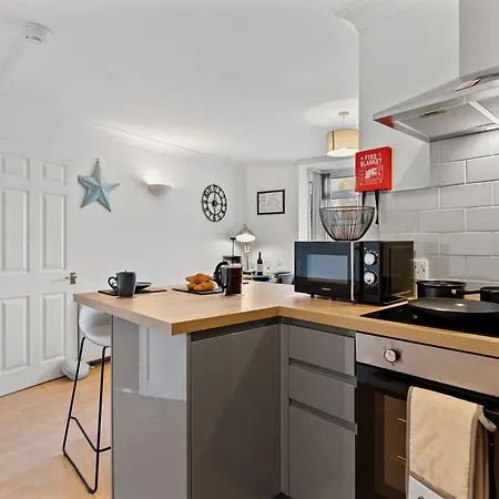 Modern 2-bedroom Flat In - Parking * Leeds (West Yorkshire)
