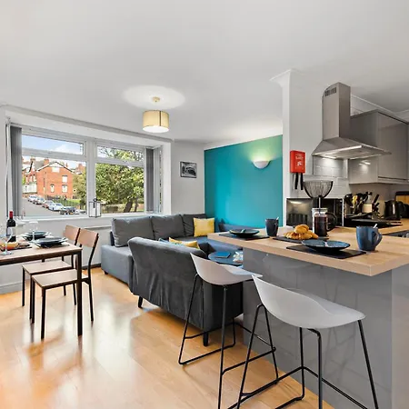 Modern 2-bedroom Flat In - Parking Apartment